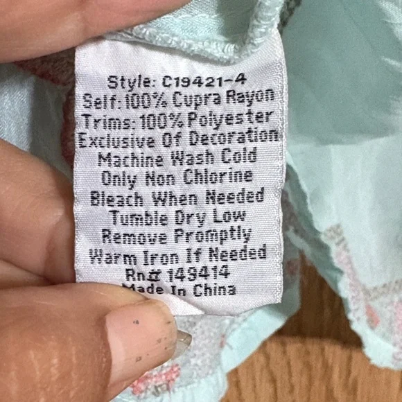 JHONY WAS Floral Embroidered Women's Top - Picture 11 of 16